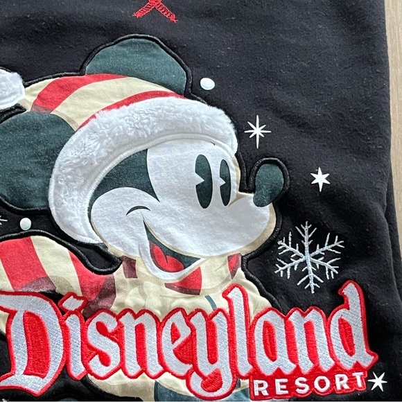 Disneyland Resort Disney World Mickey Christmas Holiday Sweatshirt M Black‎ Red - Picture 10 of 16